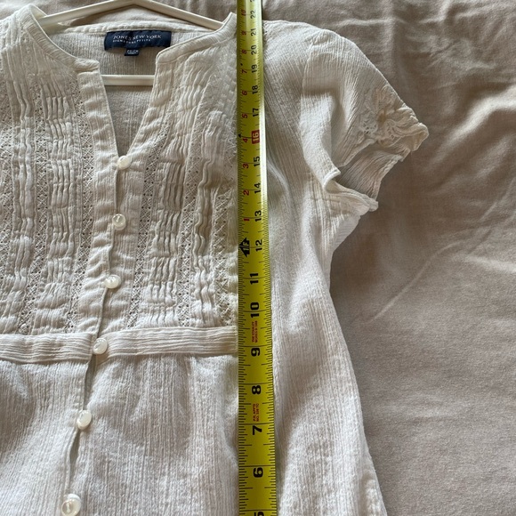Jones New York lace detailed petite small blouse - Picture 7 of 8